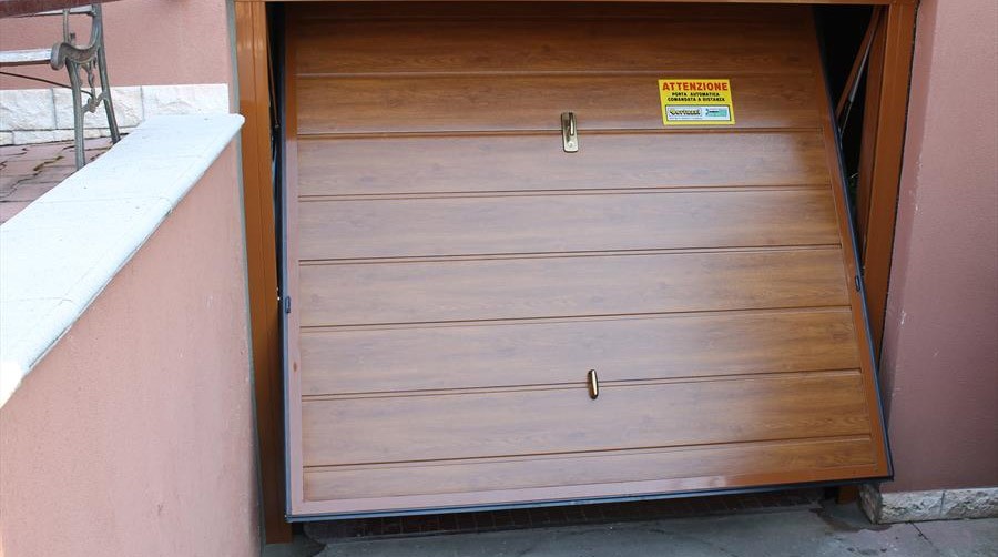 porta-basculante-coibentata-garage-vantaggi-bertuzzi